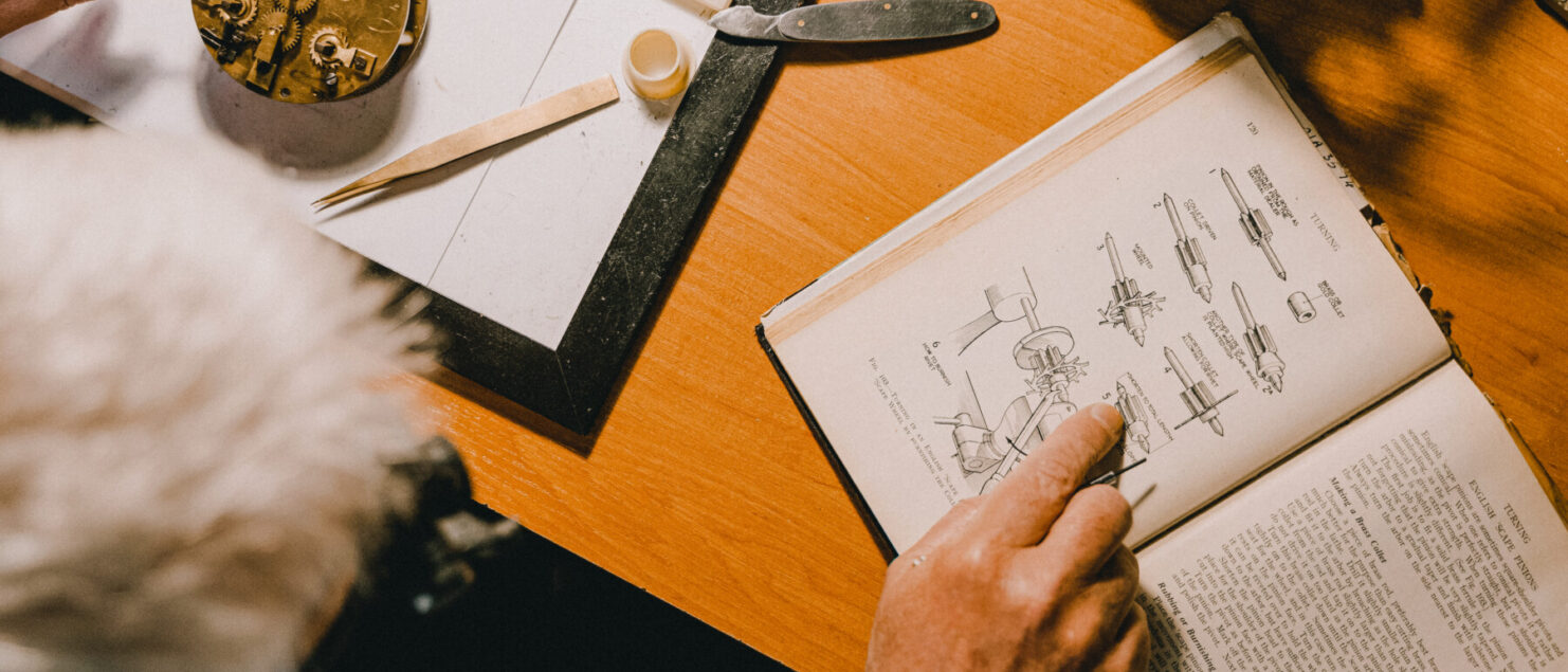 antique clock sales repairs tewkesbury gloucestershire