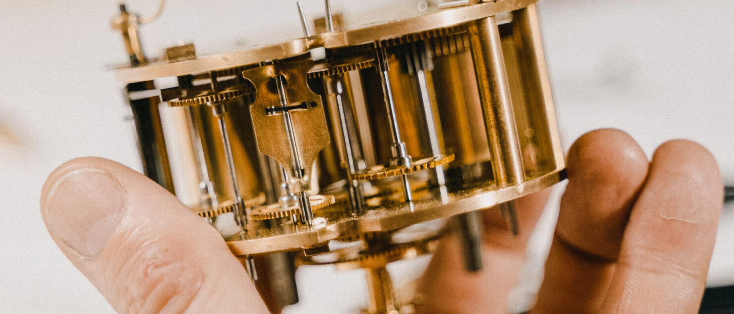 antique clock sales repairs tewkesbury gloucestershire