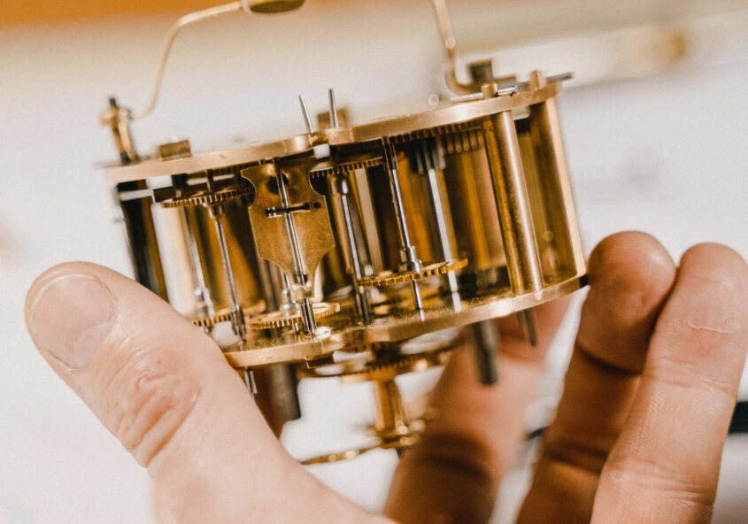 antique clock sales repairs tewkesbury gloucestershire